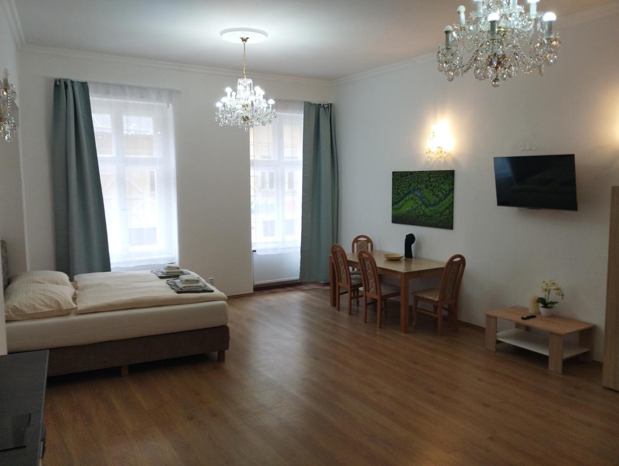 Apartments Paderewski Карловы Вары Экстерьер фото